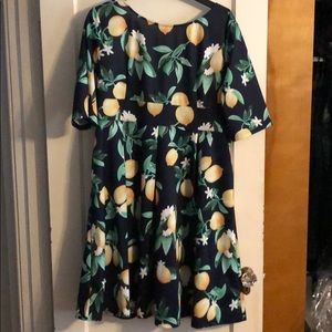 EUC navy lemon dress with pockets - size 22